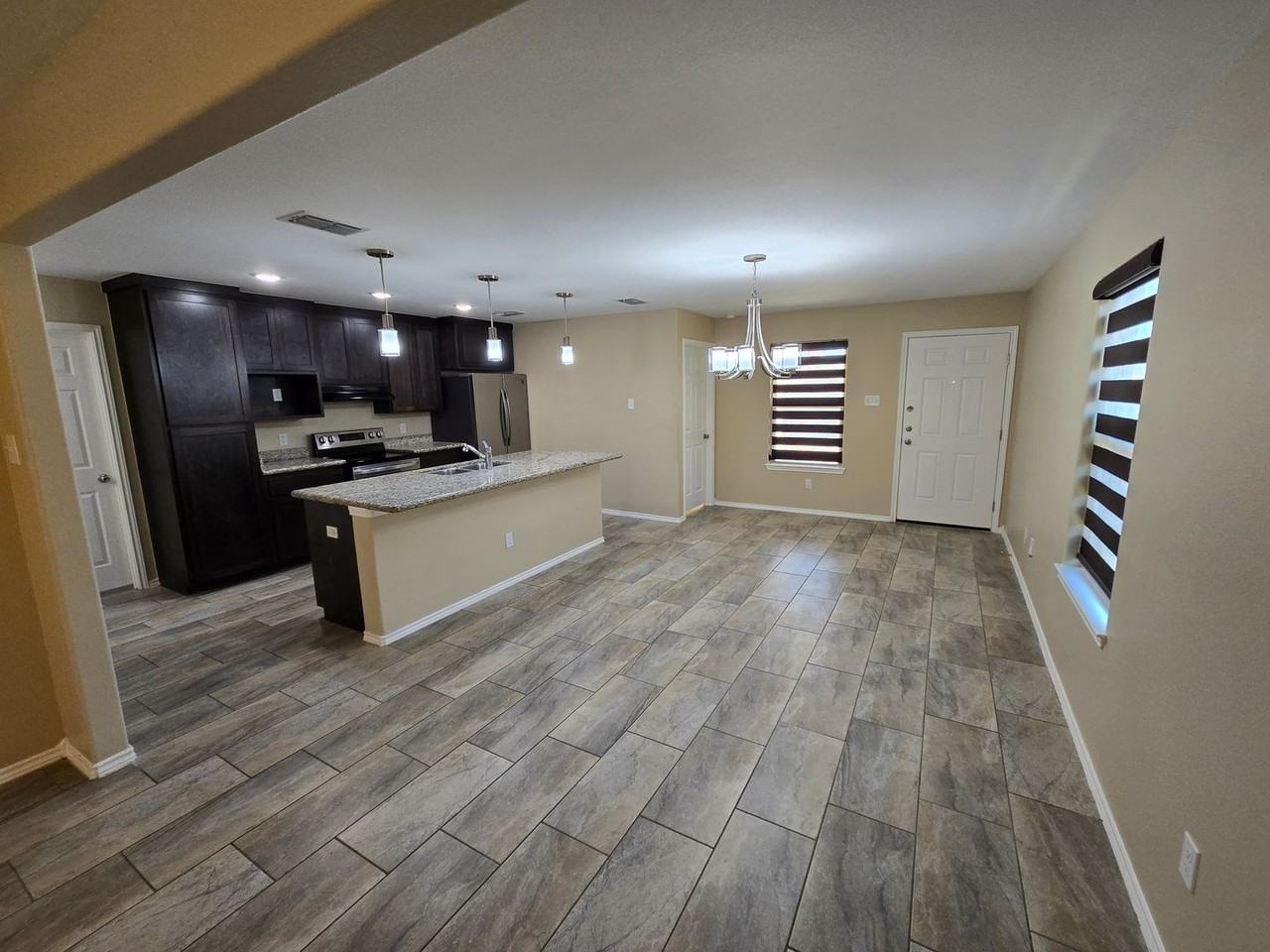 5821 Doctorado Dr - Photo 5 of 20