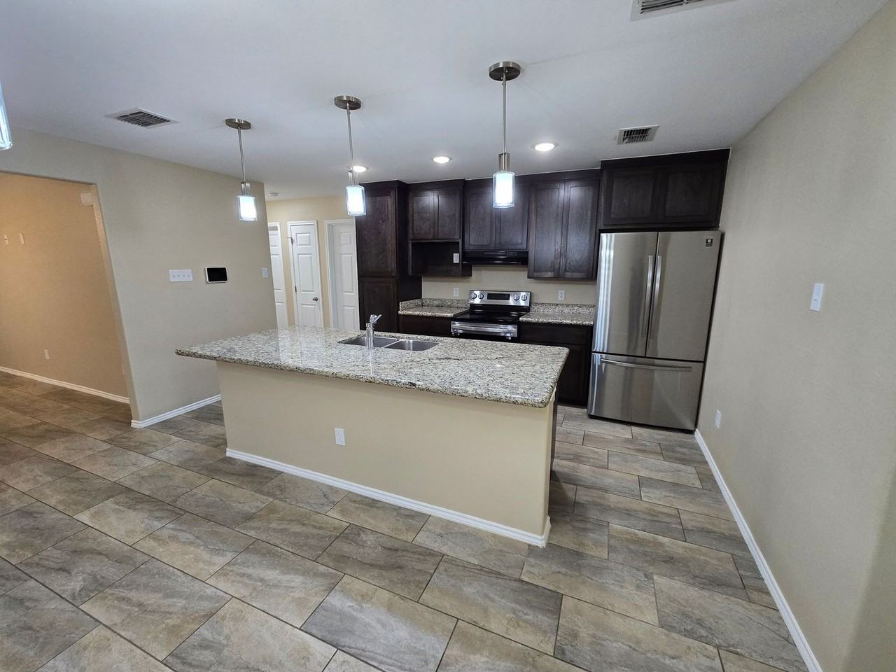 5821 Doctorado Dr - Photo 6 of 20