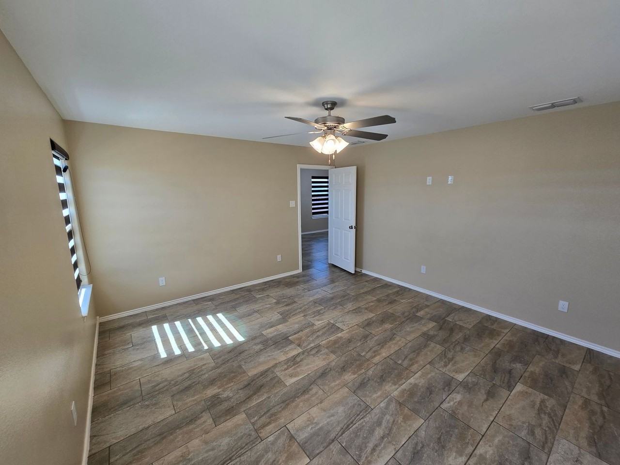 5821 Doctorado Dr - Photo 7 of 20