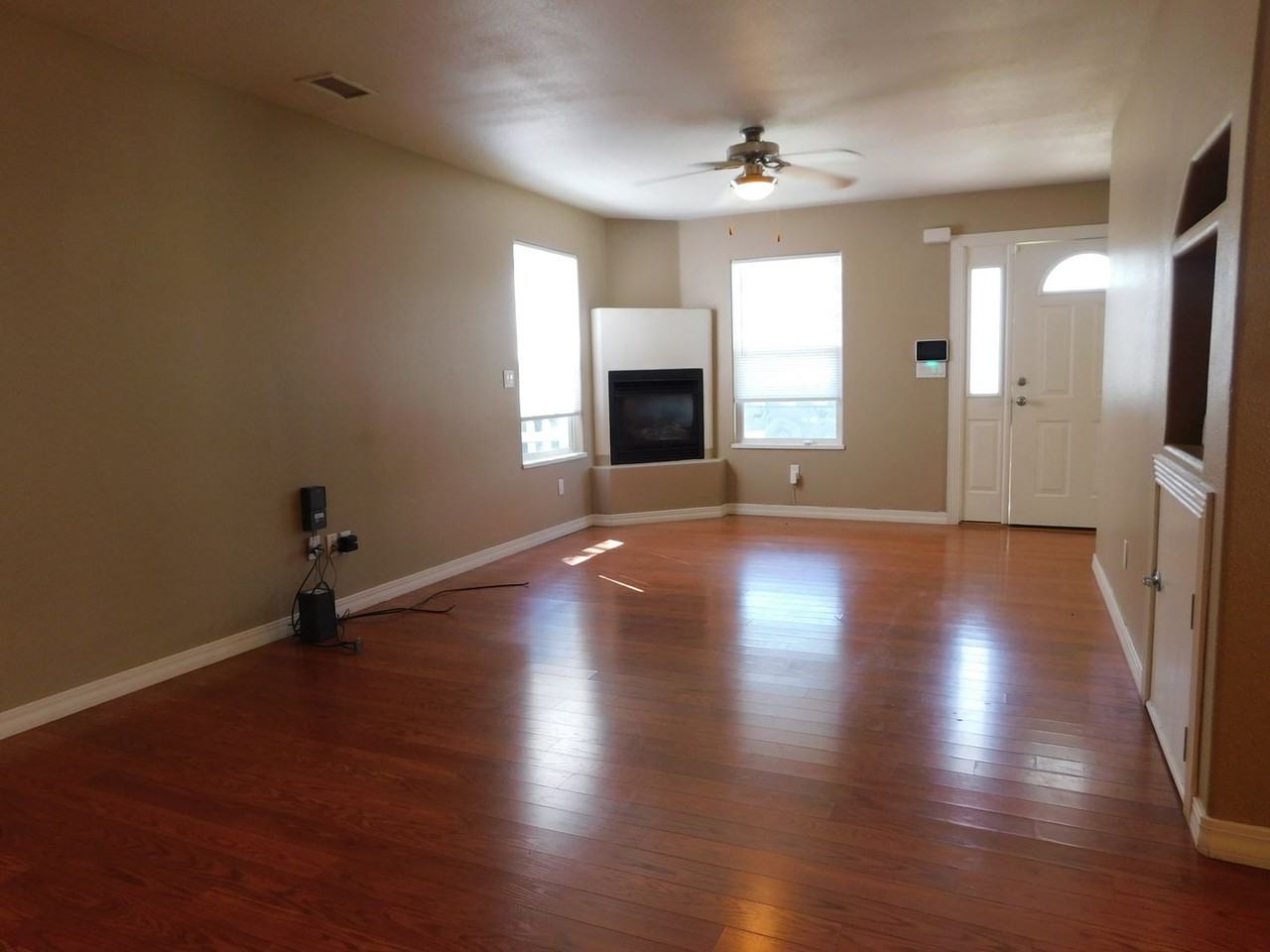 1183 Inverness Way - Photo 4 of 21