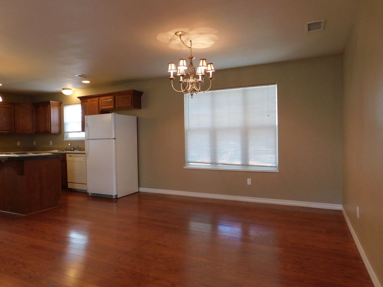1183 Inverness Way - Photo 5 of 21