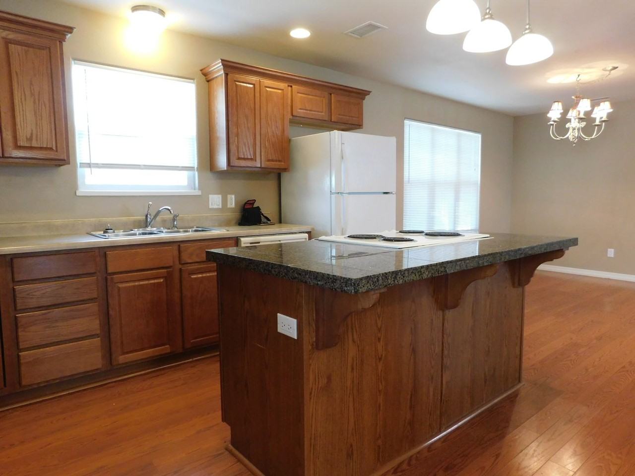 1183 Inverness Way - Photo 7 of 21
