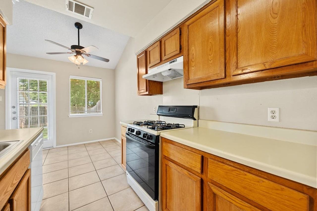 7602 Woodstone Cv #A - Photo 7 of 26