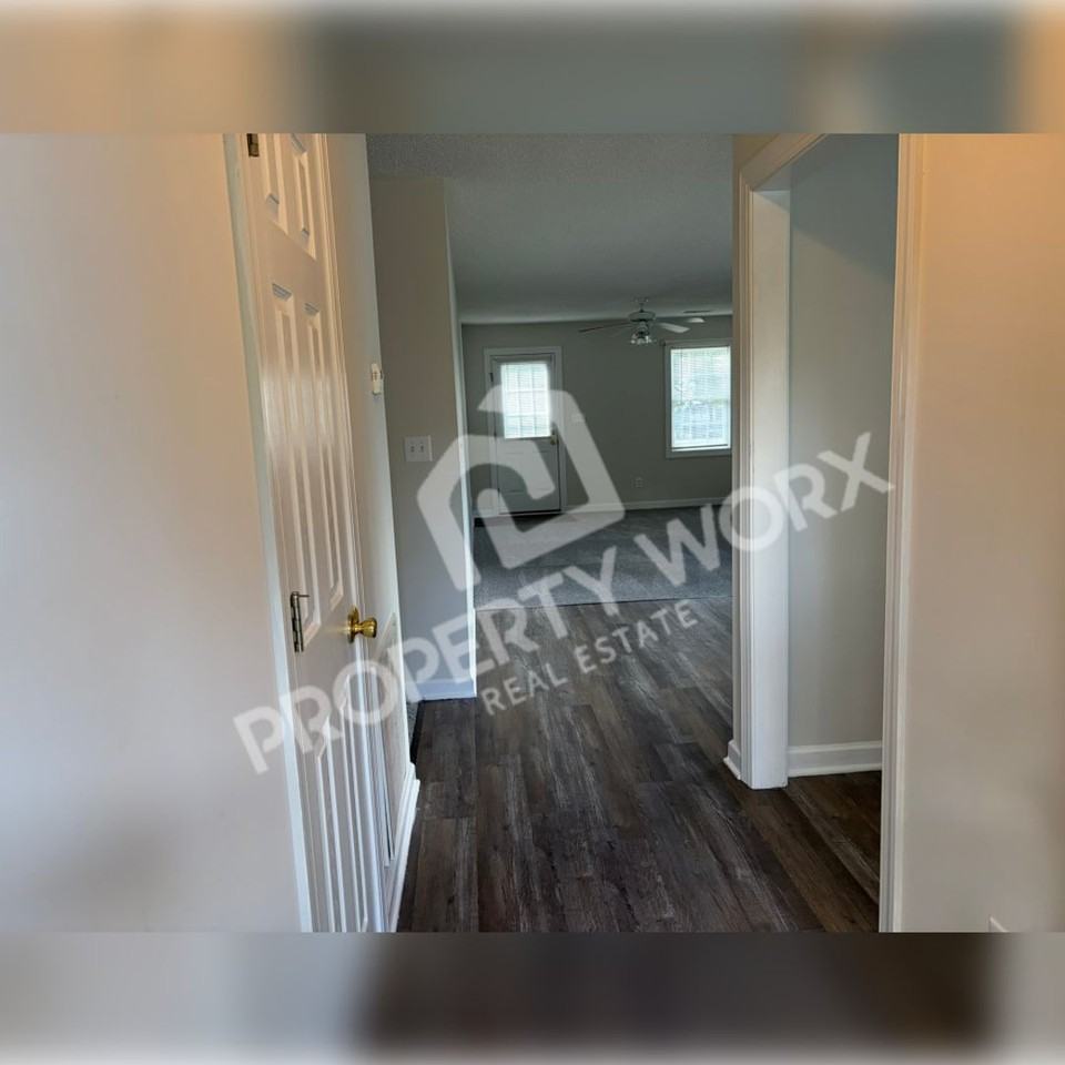212 Thorne St - Photo 2 of 9