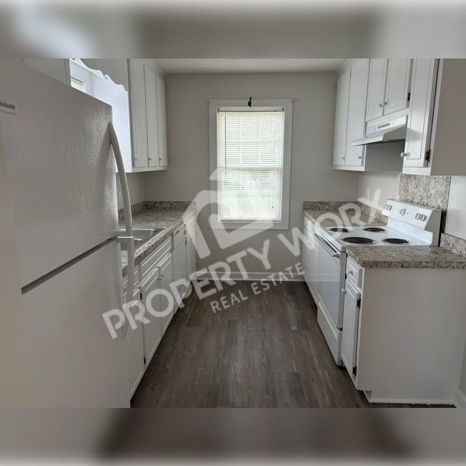 212 Thorne St - Photo 4 of 9
