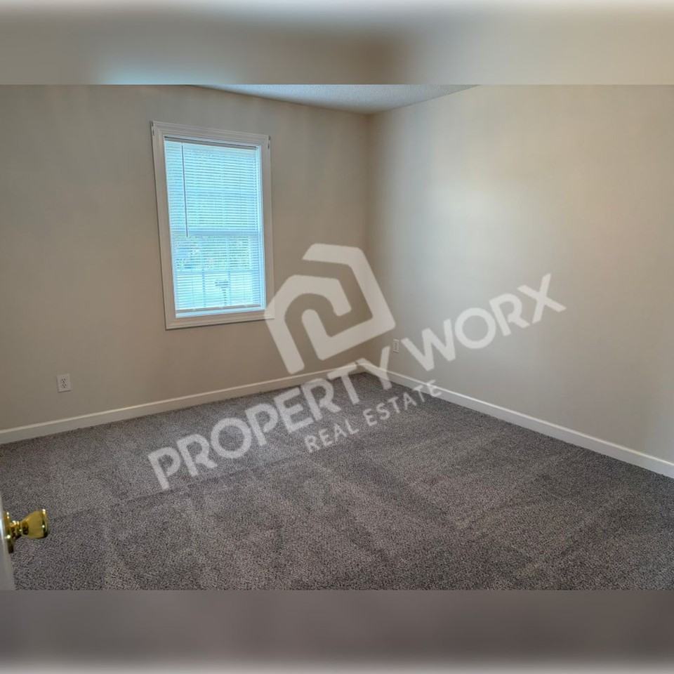 212 Thorne St - Photo 6 of 9