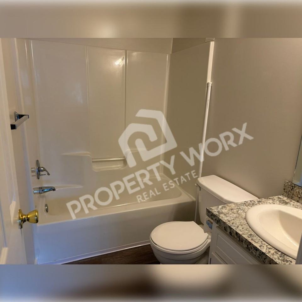 212 Thorne St - Photo 7 of 9
