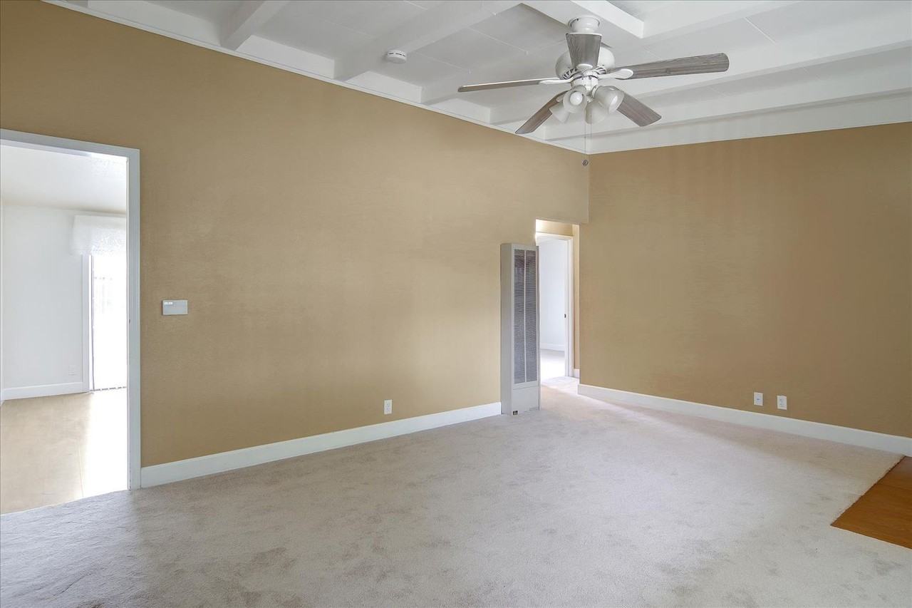 10082 Endfield Way - Photo 7 of 30