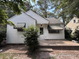 featured image of 907 Rudolph St