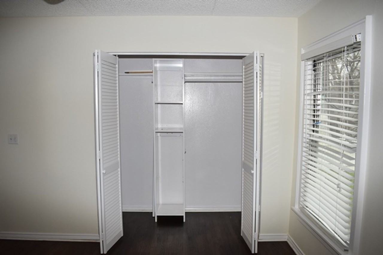 3833 Dexter Ave - Photo 7 of 12