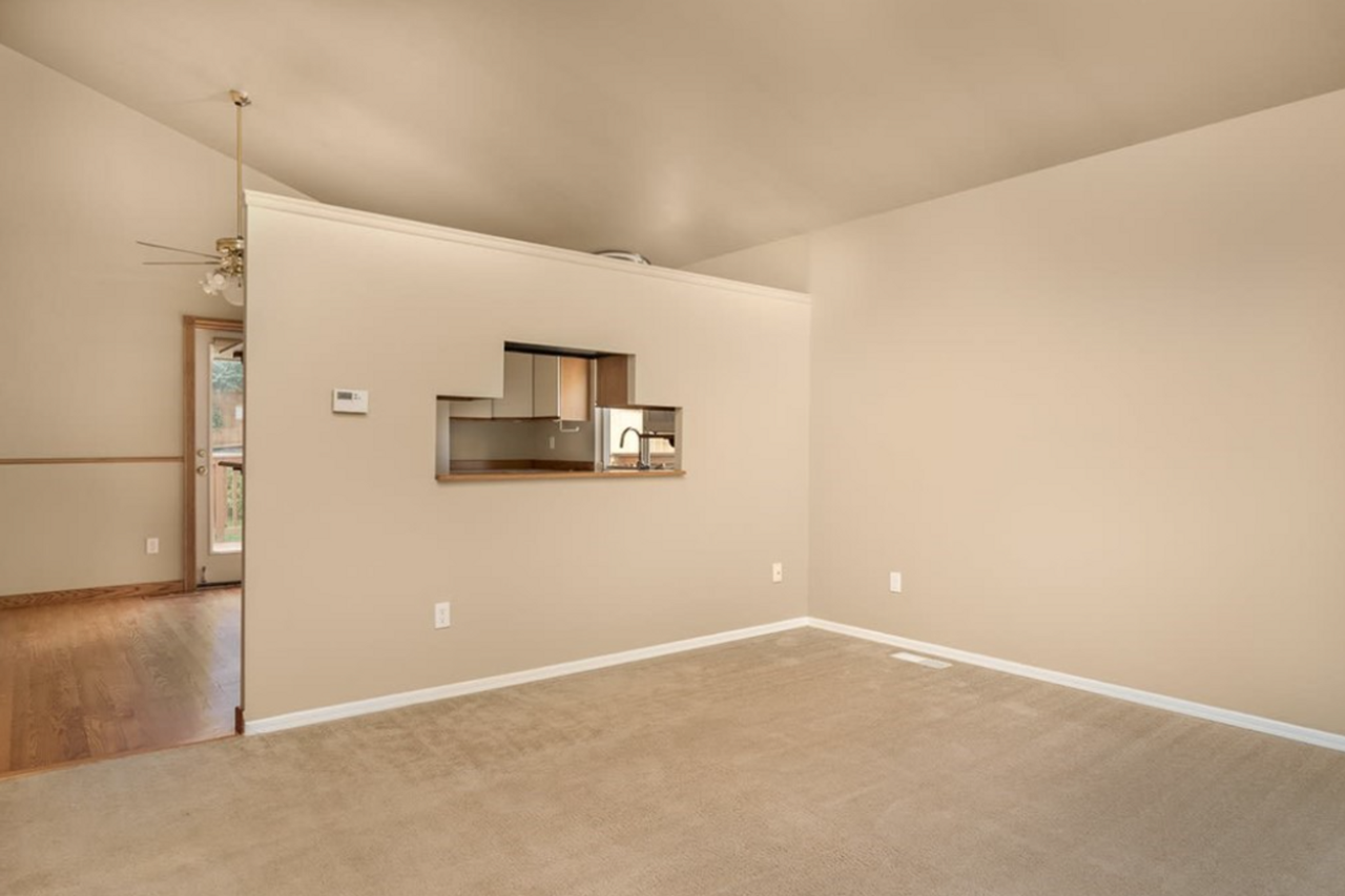15809 Ne 53rd St - Photo 4 of 22