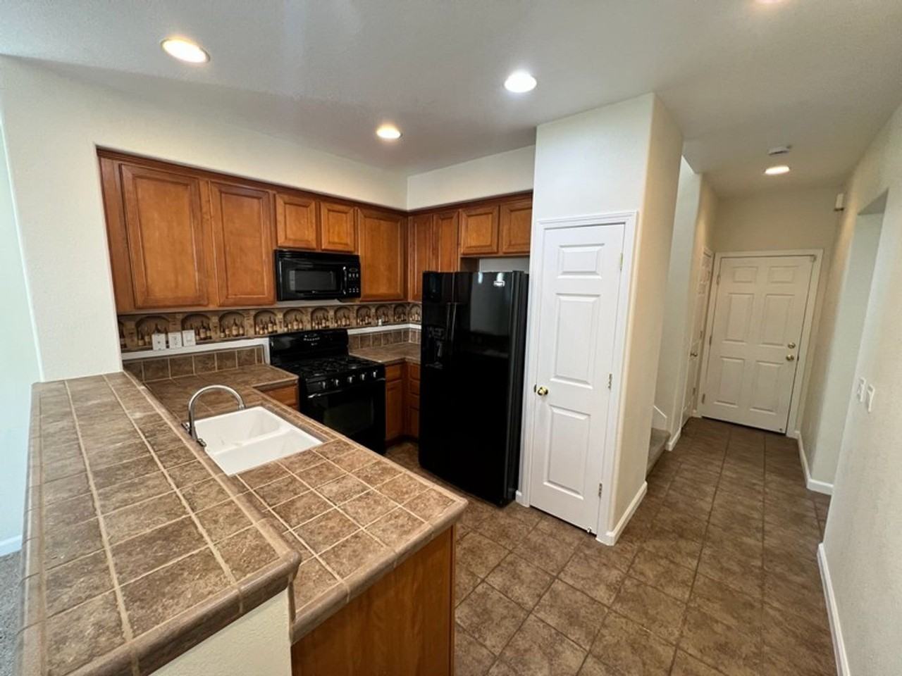 6671 Sportoletti Dr - Photo 6 of 21