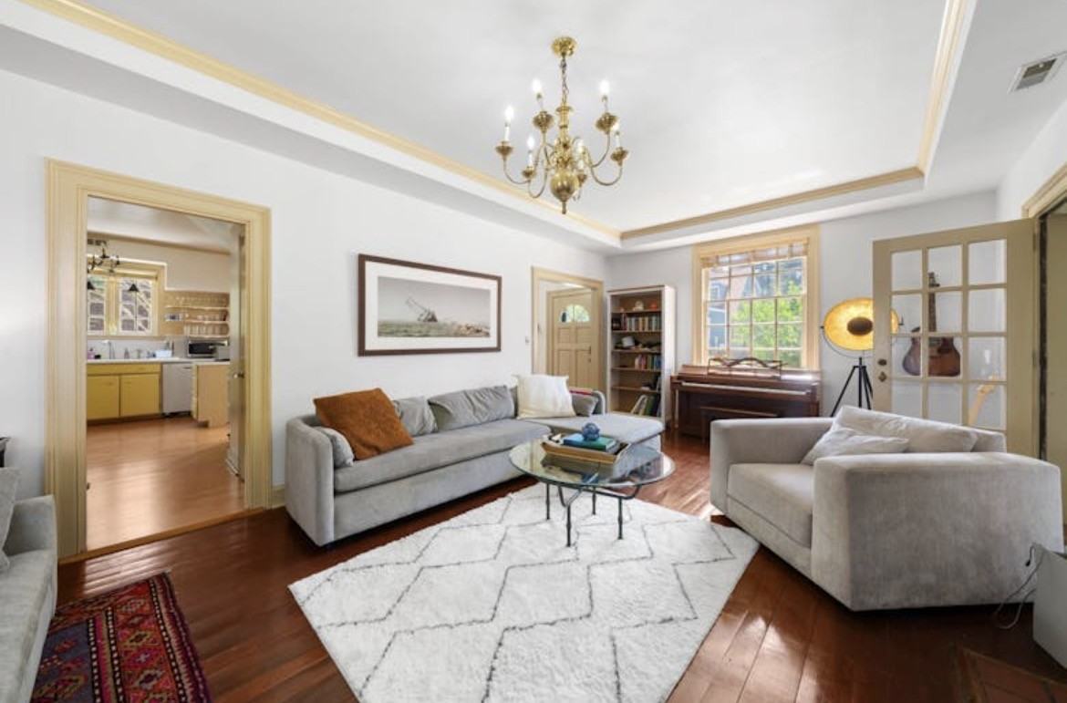 111 Washington St - Photo 4 of 38