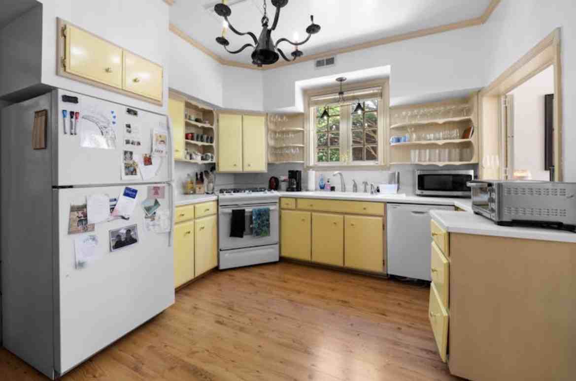 111 Washington St - Photo 7 of 38