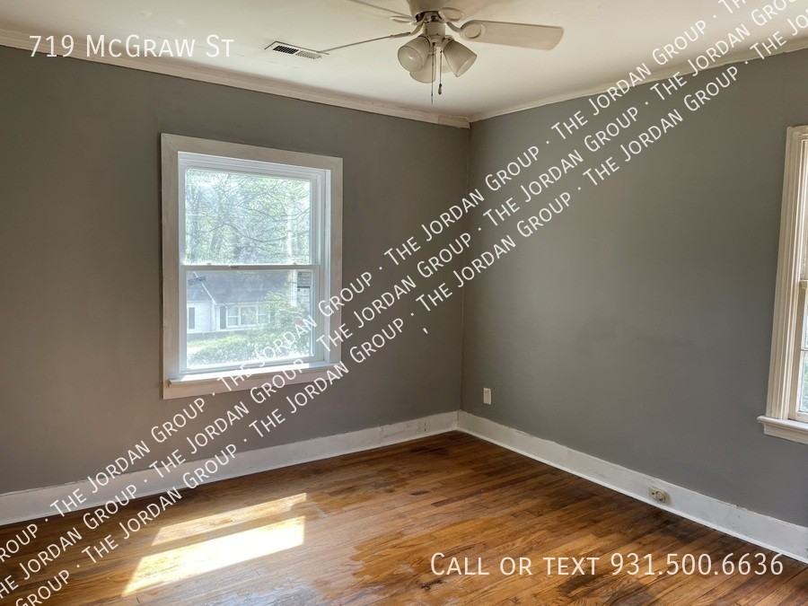 719 Mcgraw St - Photo 5 of 13