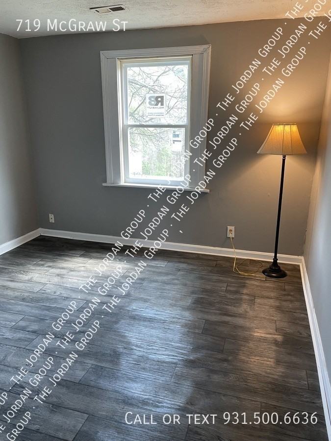719 Mcgraw St - Photo 7 of 13