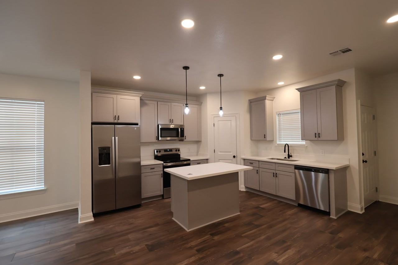 5022 S Prien Lake Rd #P - Photo 2 of 12
