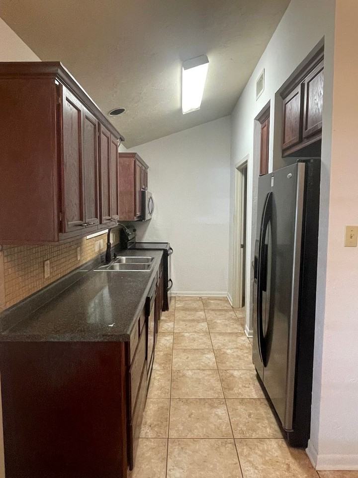 920 Shumard Oak St - Photo 6 of 14