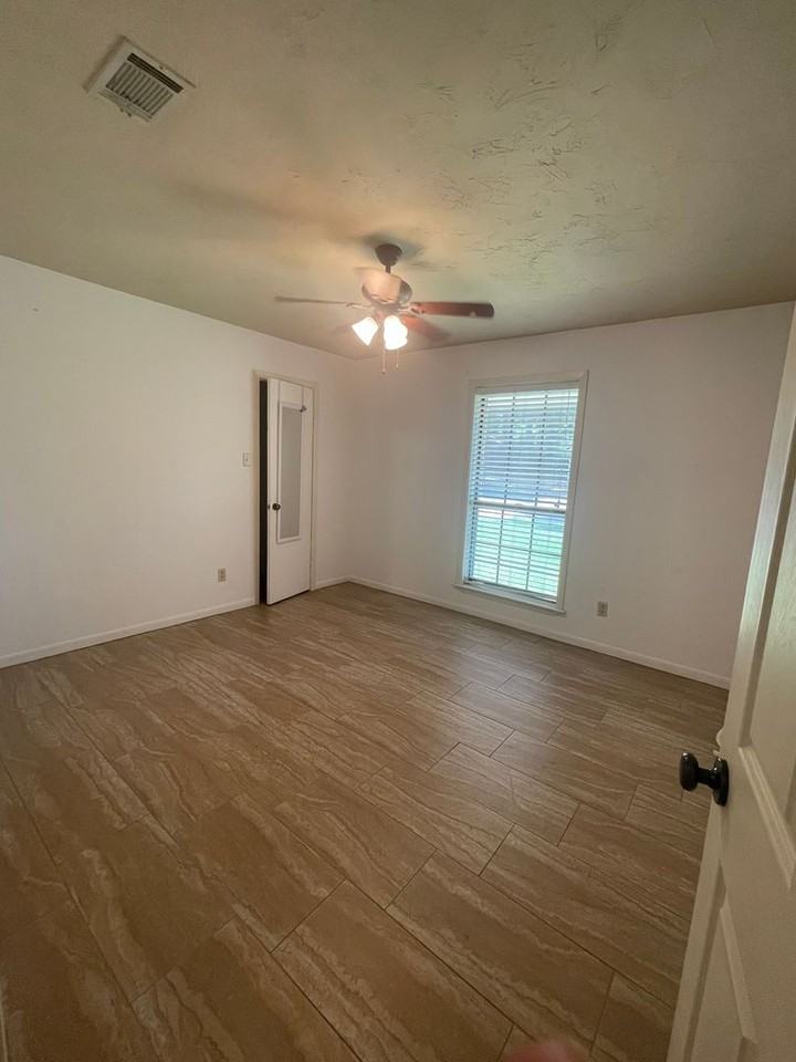 920 Shumard Oak St - Photo 7 of 14
