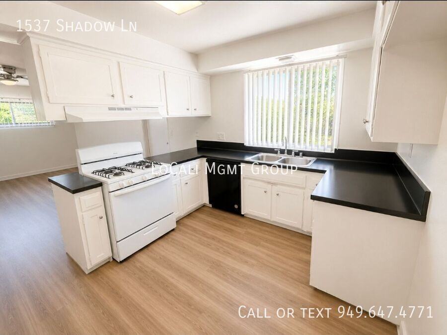 1537 Shadow Ln - Photo 4 of 16