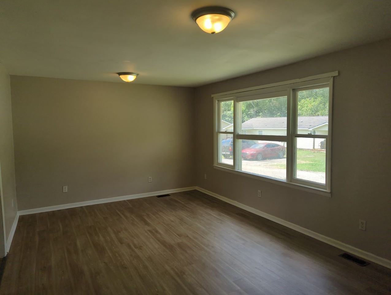 116 2nd St - Photo 4 of 12