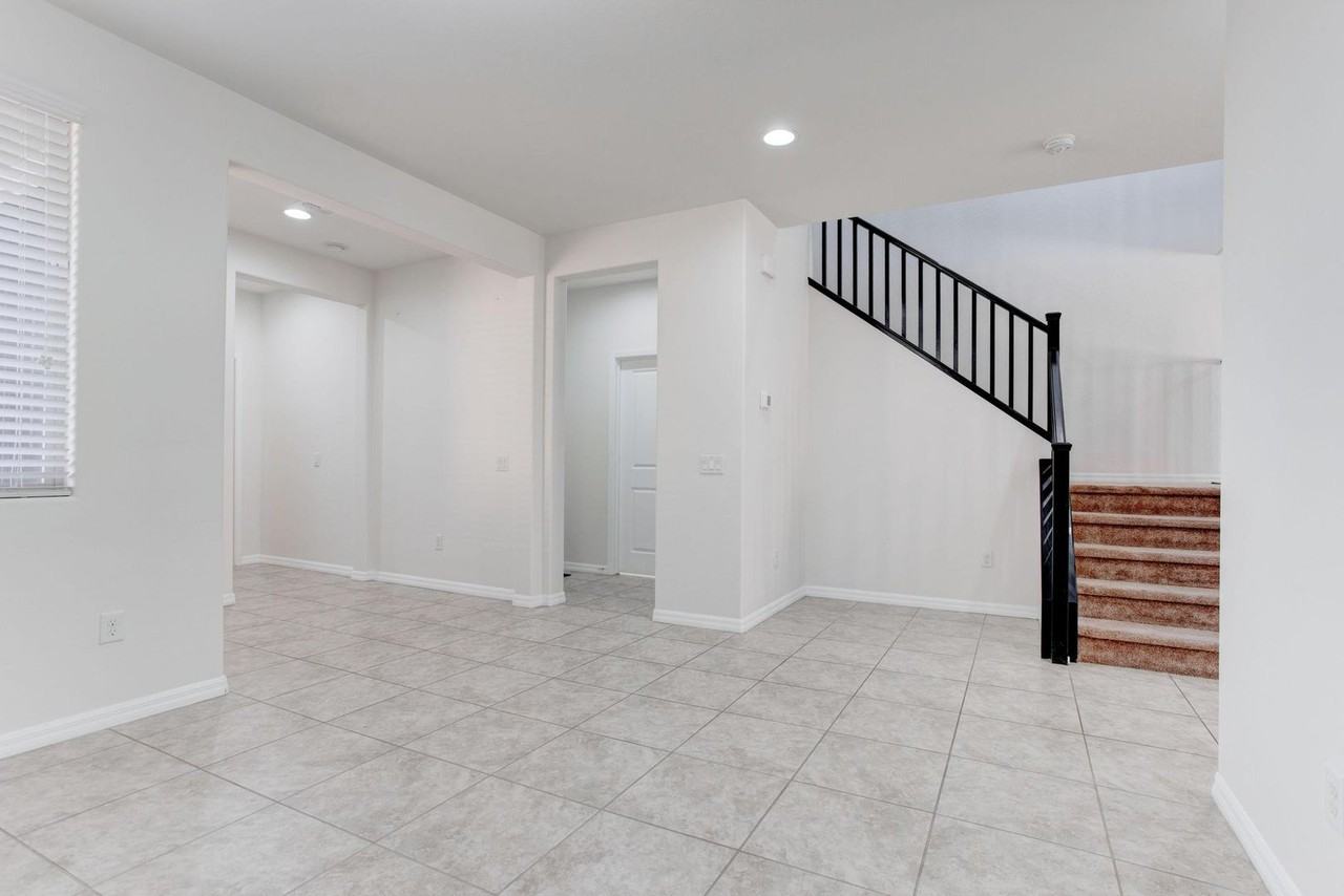 7141 Tavita St - Photo 4 of 43