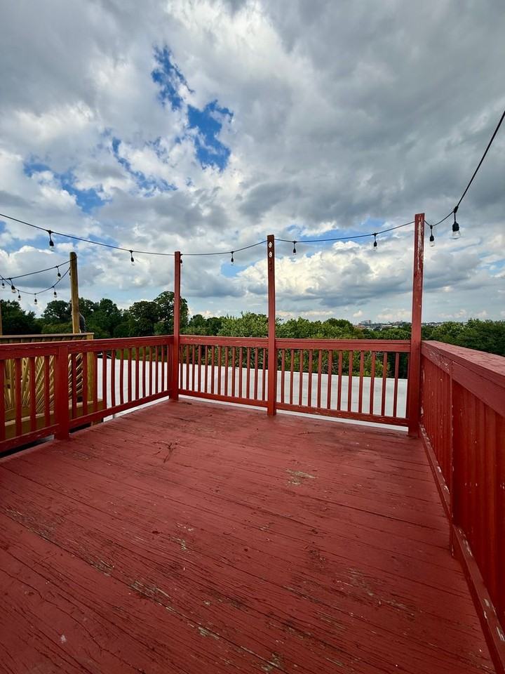 204 S Patterson Park Ave - Photo 2 of 10