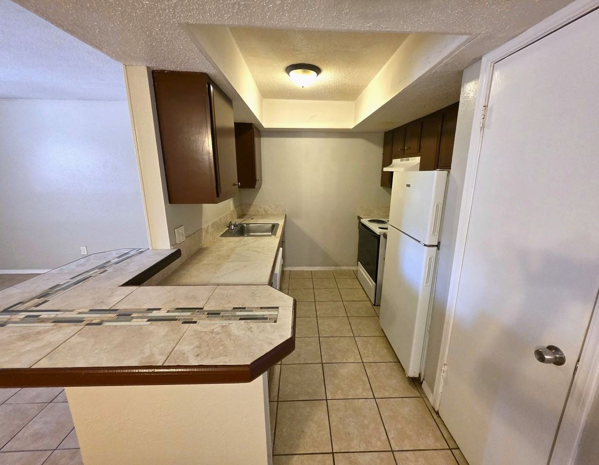 3746 N Nicklas Ave - Photo 5 of 12