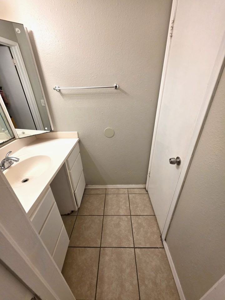 3746 N Nicklas Ave - Photo 7 of 12