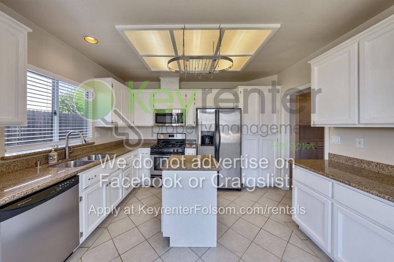 617 Vernon Oaks Dr - Photo 2 of 37