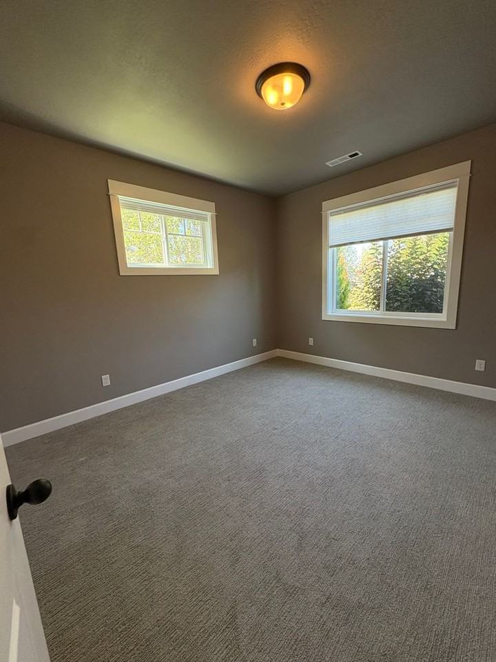 426 Frontier Ct - Photo 3 of 16
