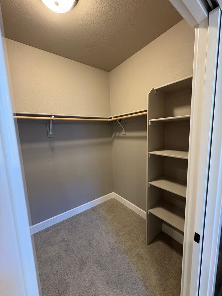 426 Frontier Ct - Photo 6 of 16