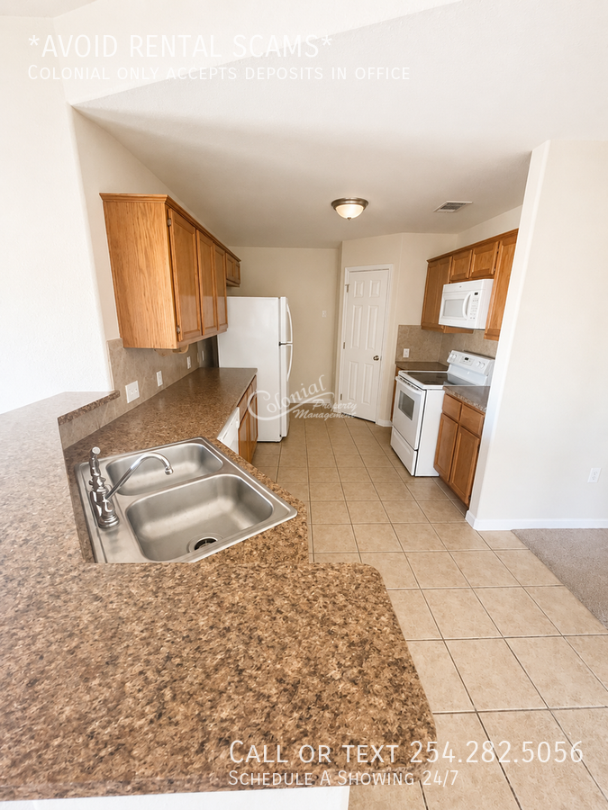 3204 Baldwin Loop #B - Photo 4 of 20