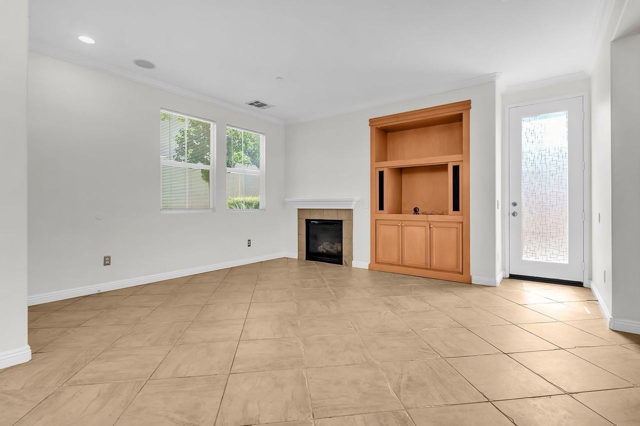 8798 Nozay Ln - Photo 5 of 28
