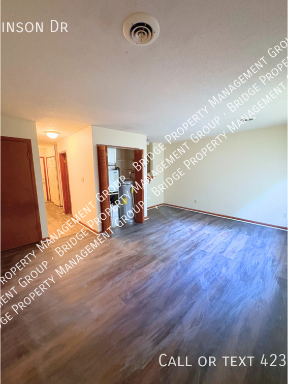 6929 Robinson Dr - Photo 5 of 16