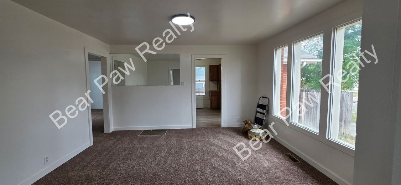 2722 Oneil Ave - Photo 3 of 16