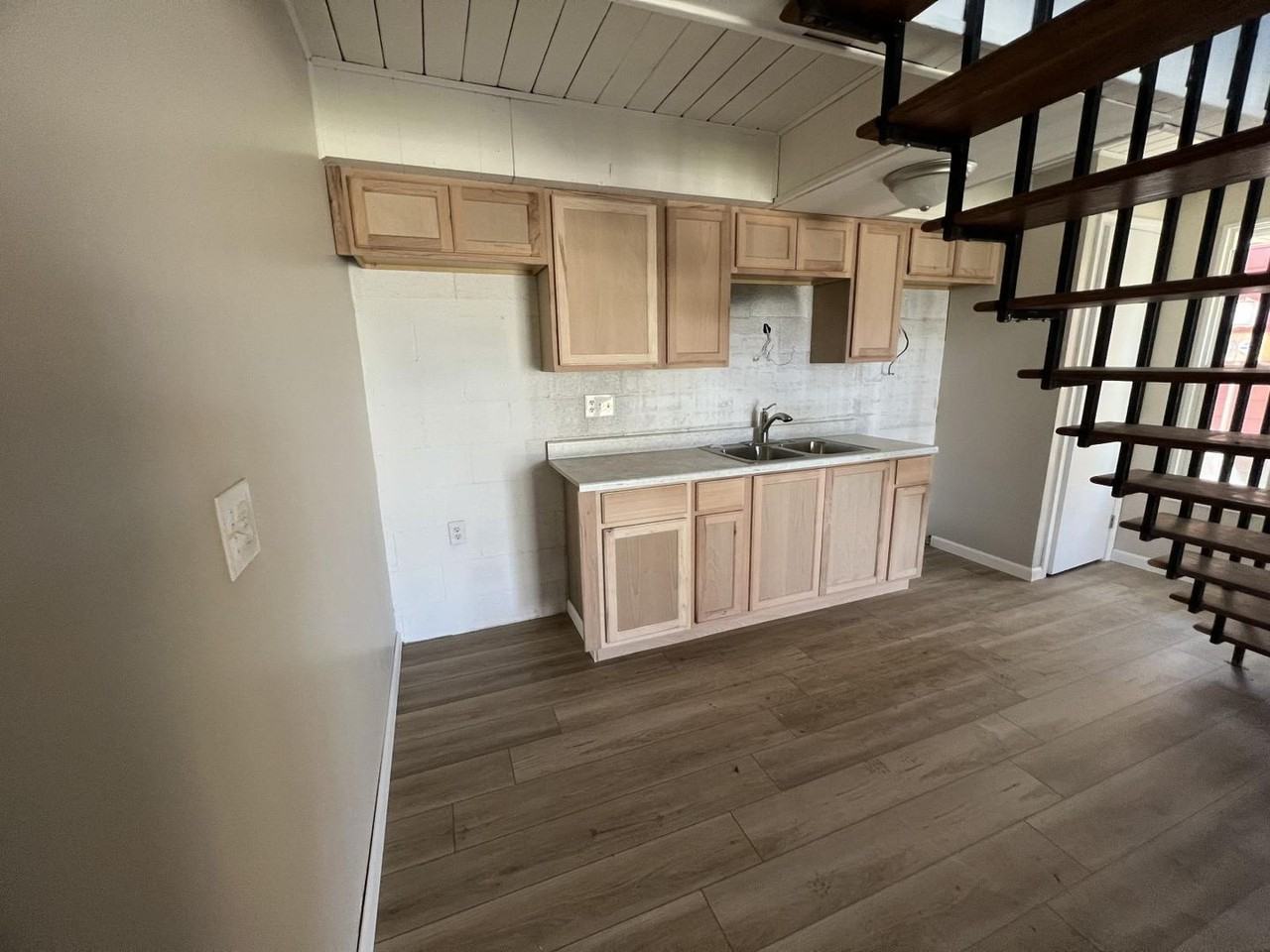 390/396 N Cedar St Apartments - Photo 2 of 7