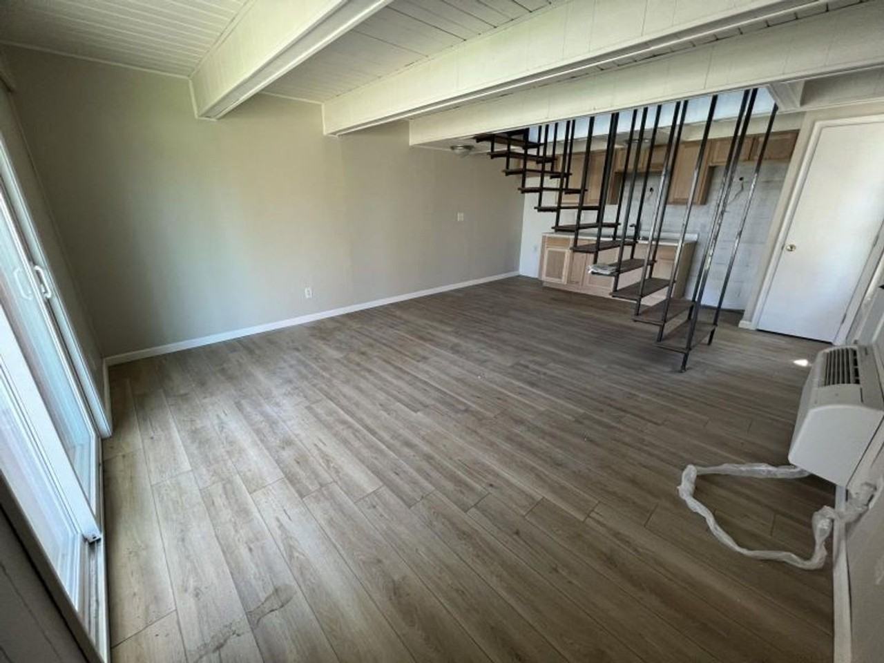 390/396 N Cedar St Apartments - Photo 4 of 7