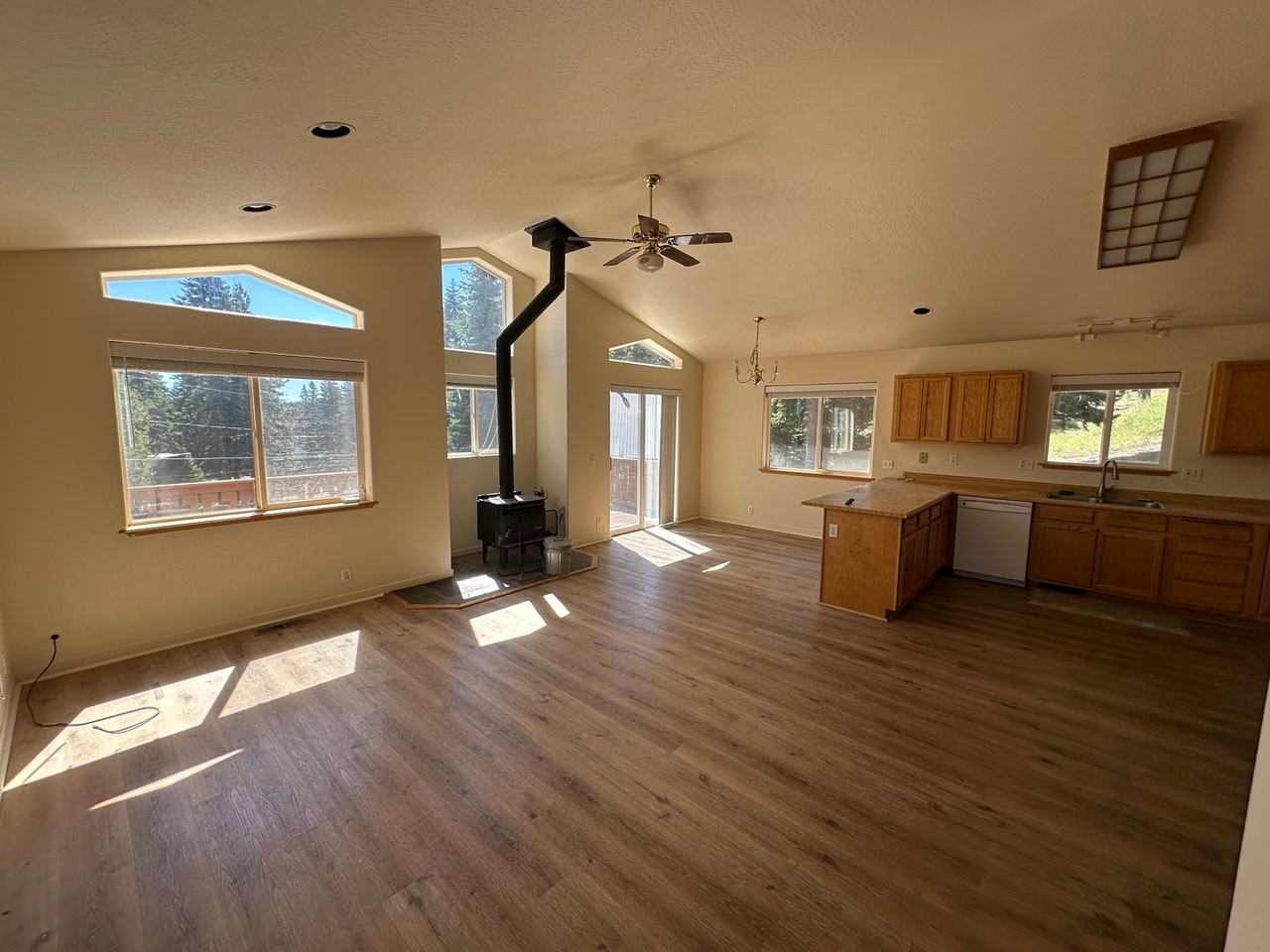 11530 Rhineland Ave - Photo 2 of 20