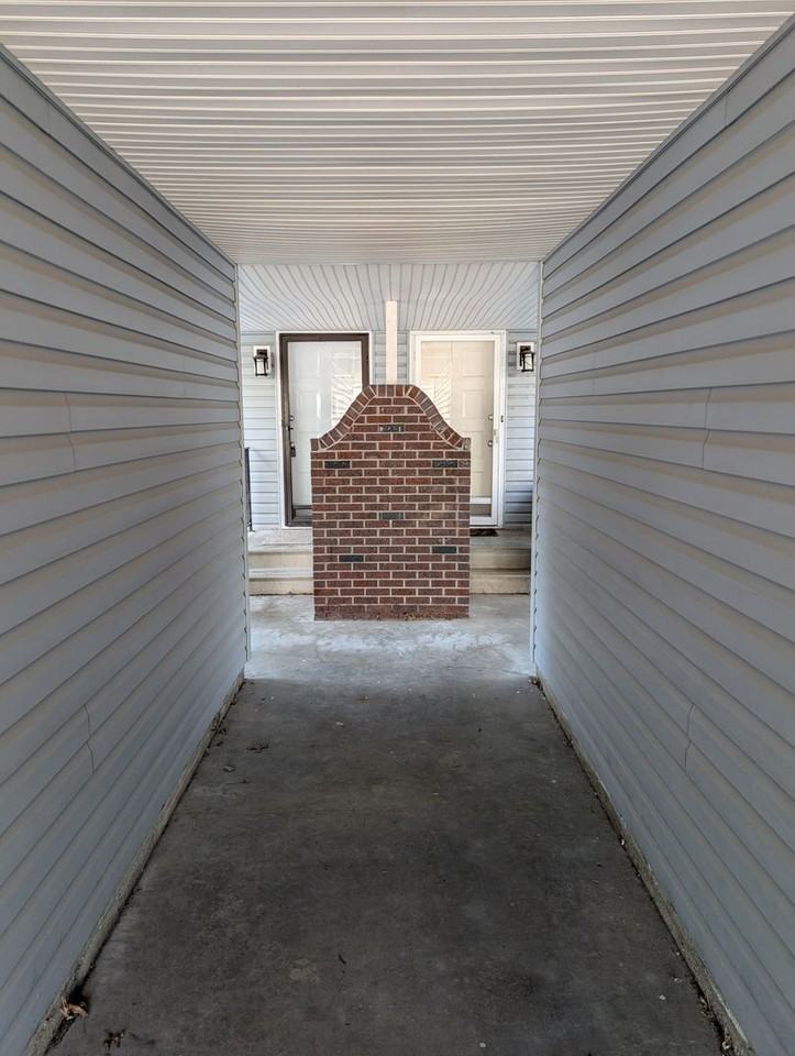2215 Mirwyn Ct - Photo 2 of 36