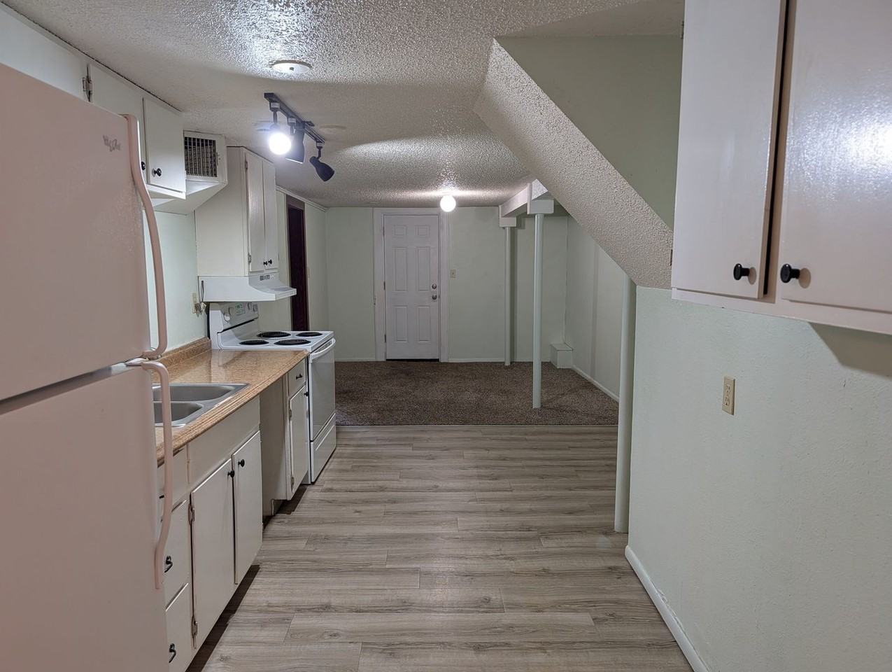 2209 W Colorado Ave - Photo 5 of 14