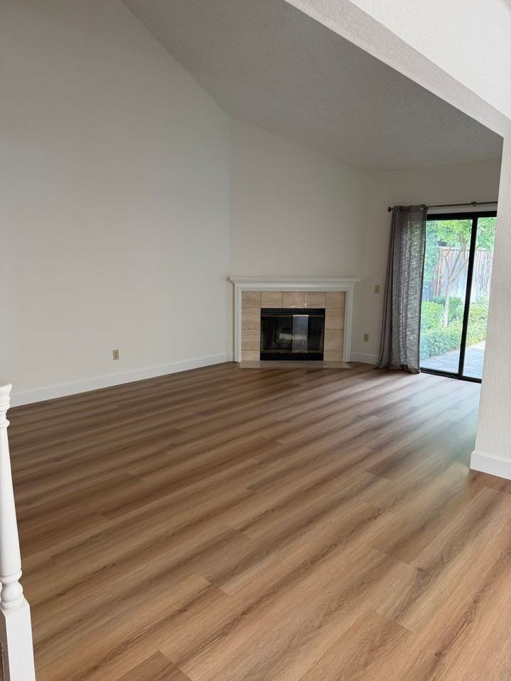 230 Bridgeside Cir - Photo 4 of 29
