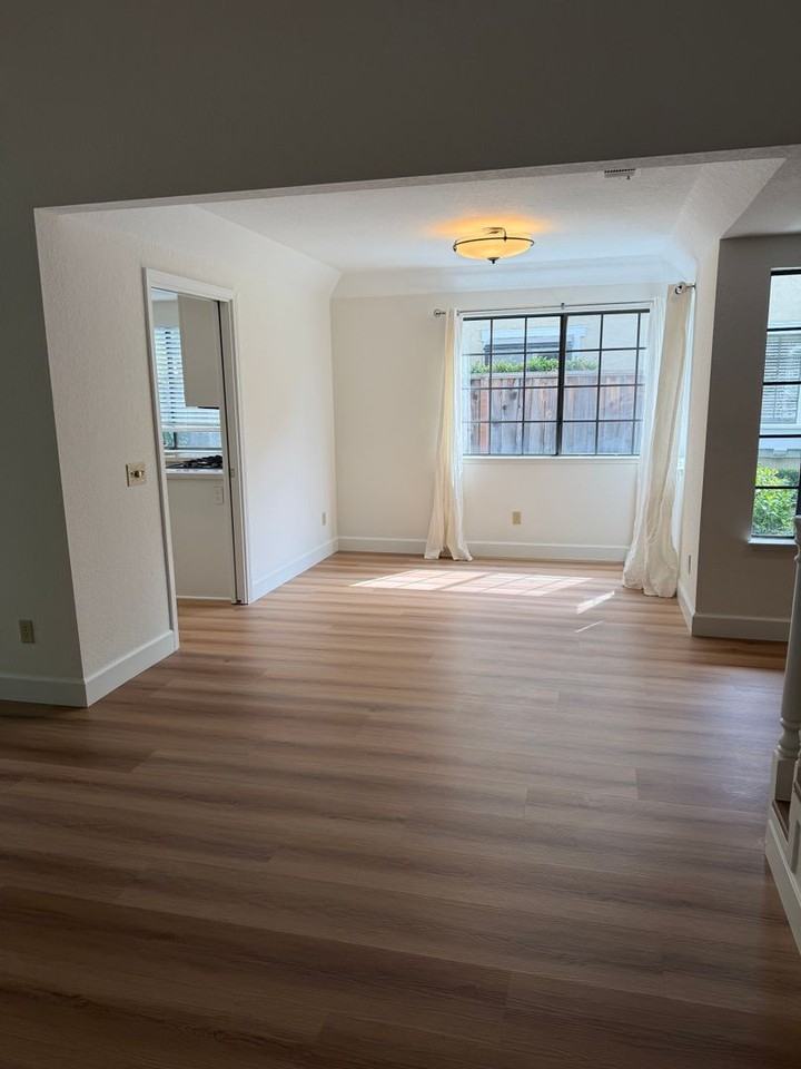 230 Bridgeside Cir - Photo 7 of 29