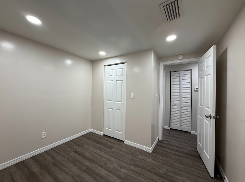 2626 Broadway Ave - Photo 6 of 9