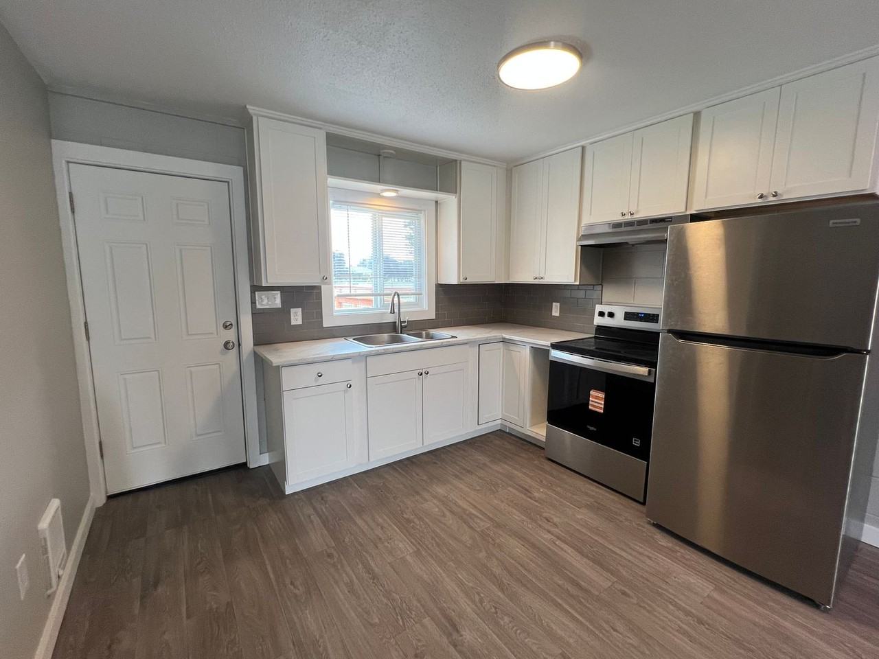124 Mitchell St - Photo 2 of 19