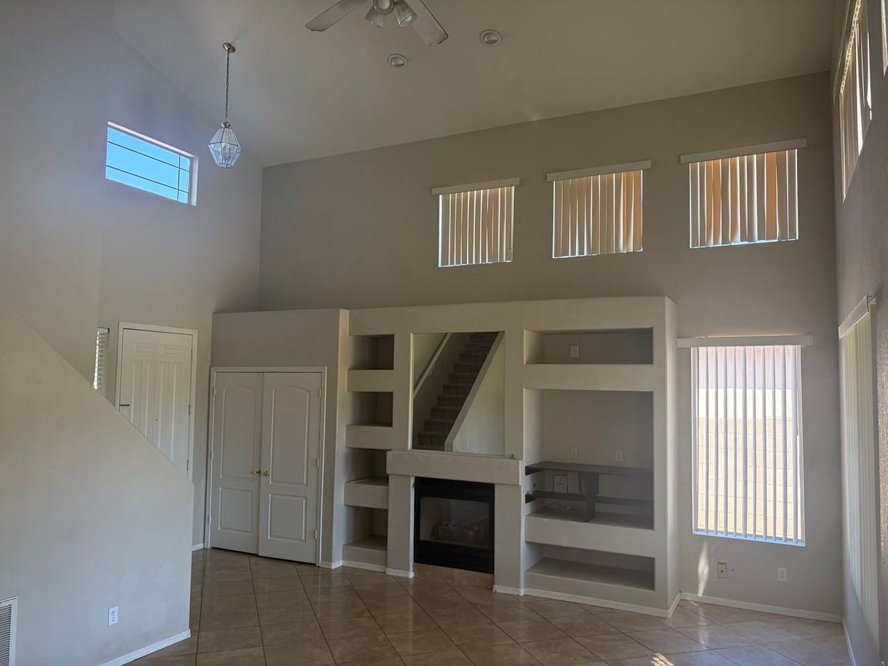 1463 W Bluejay Dr - Photo 3 of 15