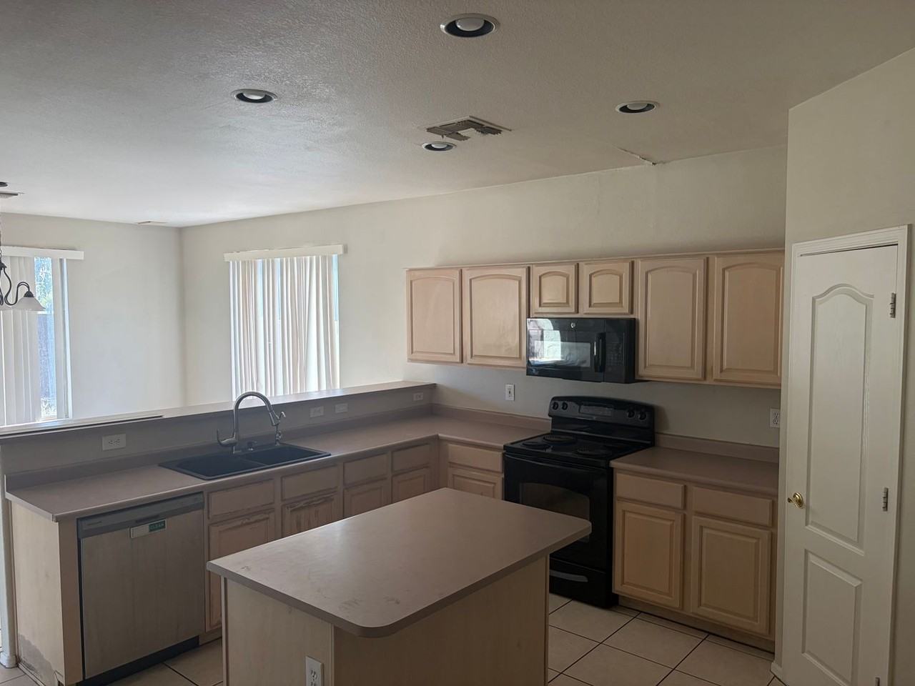 1463 W Bluejay Dr - Photo 6 of 15