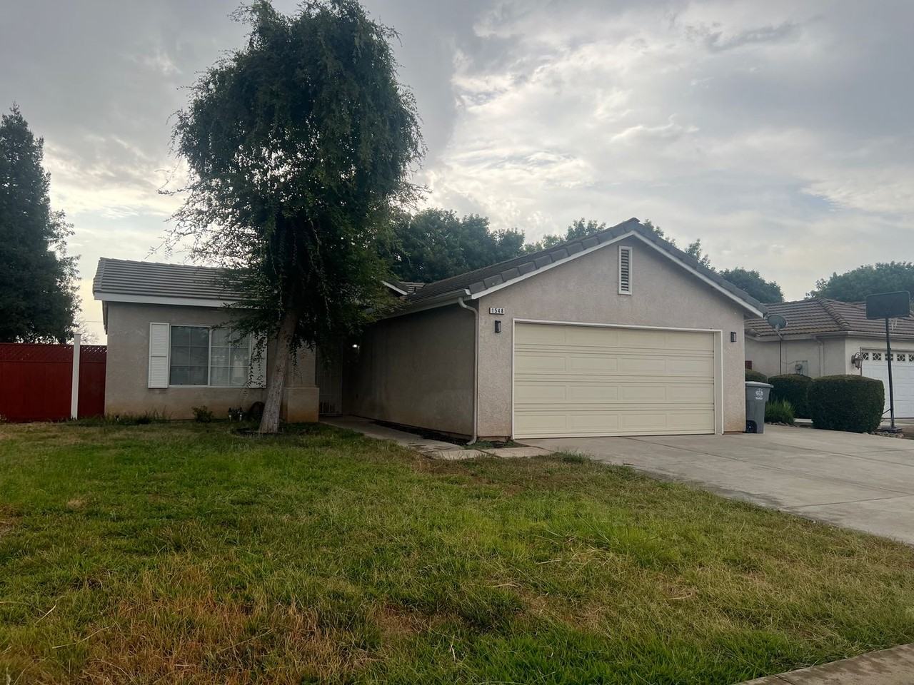 1548 N Valencia Ct - Photo 2 of 17