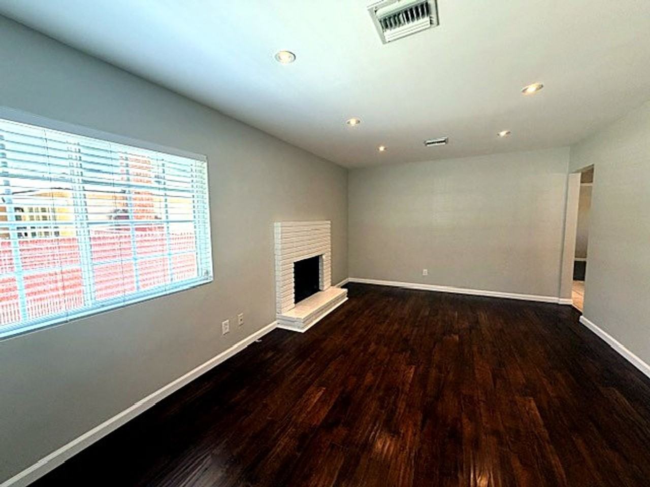 316 W Walnut Ave - Photo 4 of 23