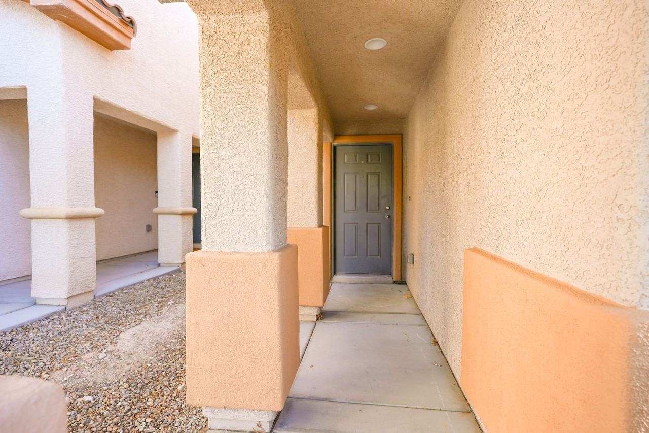 7958 Valladolid Ave - Photo 3 of 29